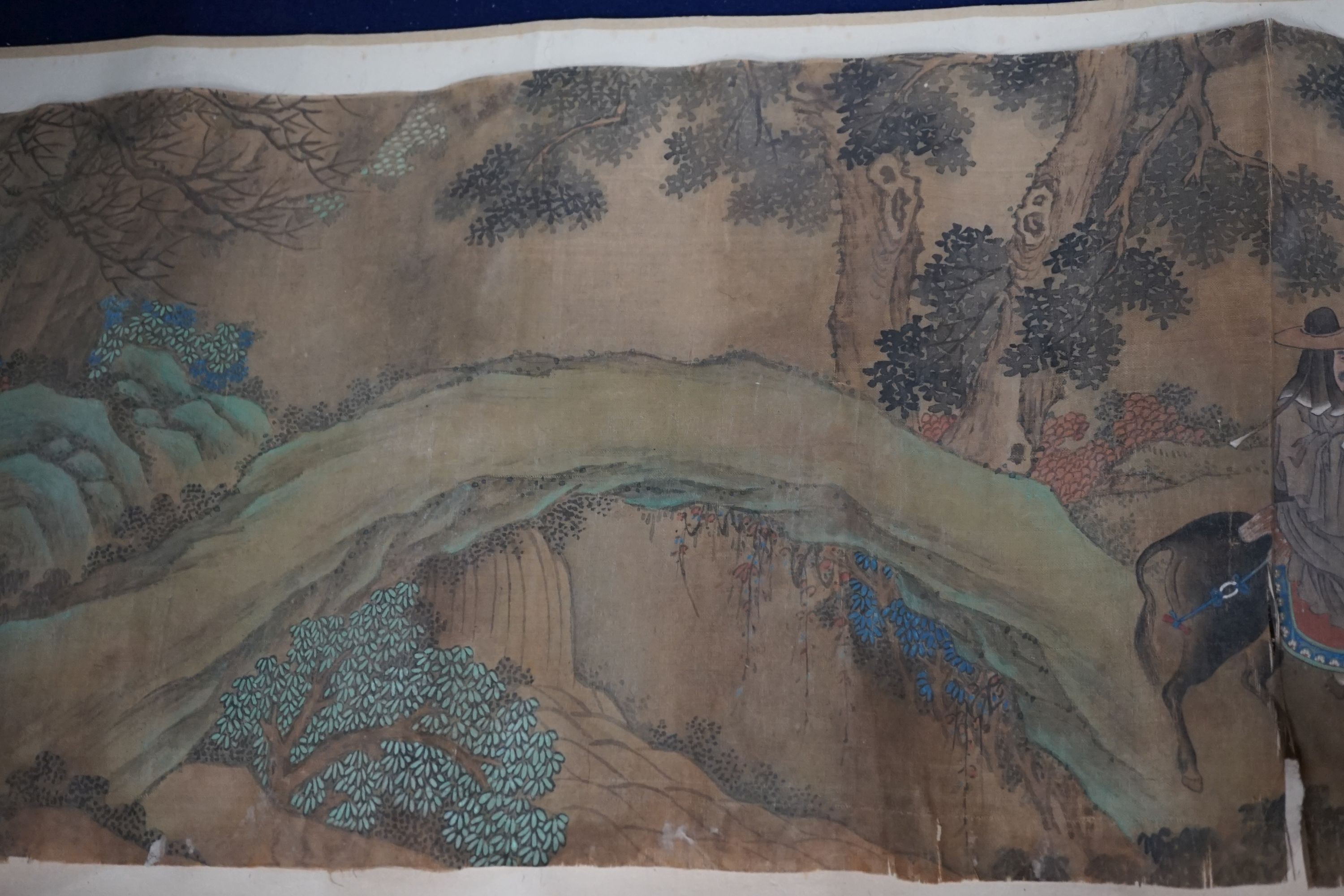 A 19th century Chinese hand scroll painting on silk of figures in a landscape, approximately 206 - Image 8 of 10