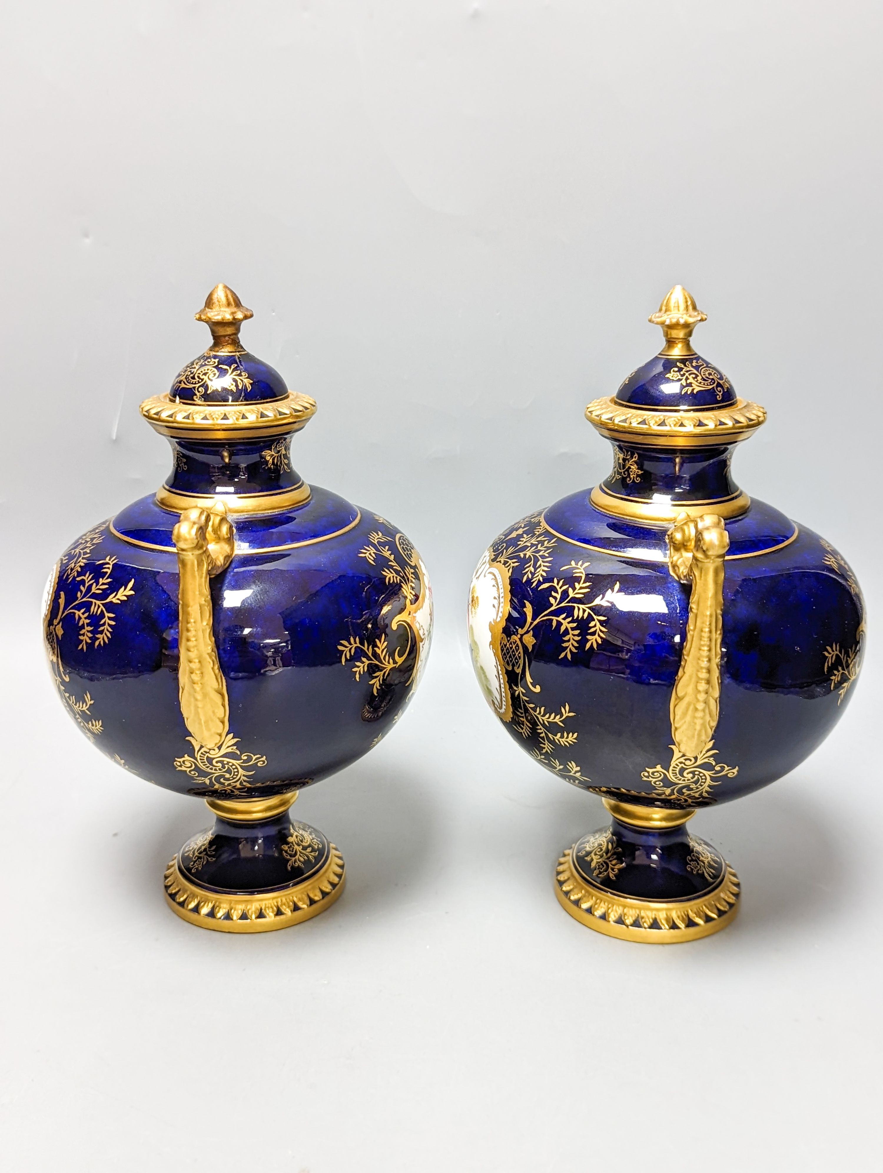 A pair of Coalport bird painted vases and covers, c.1900, inscribed Y.5146 - 22cm - Image 2 of 6