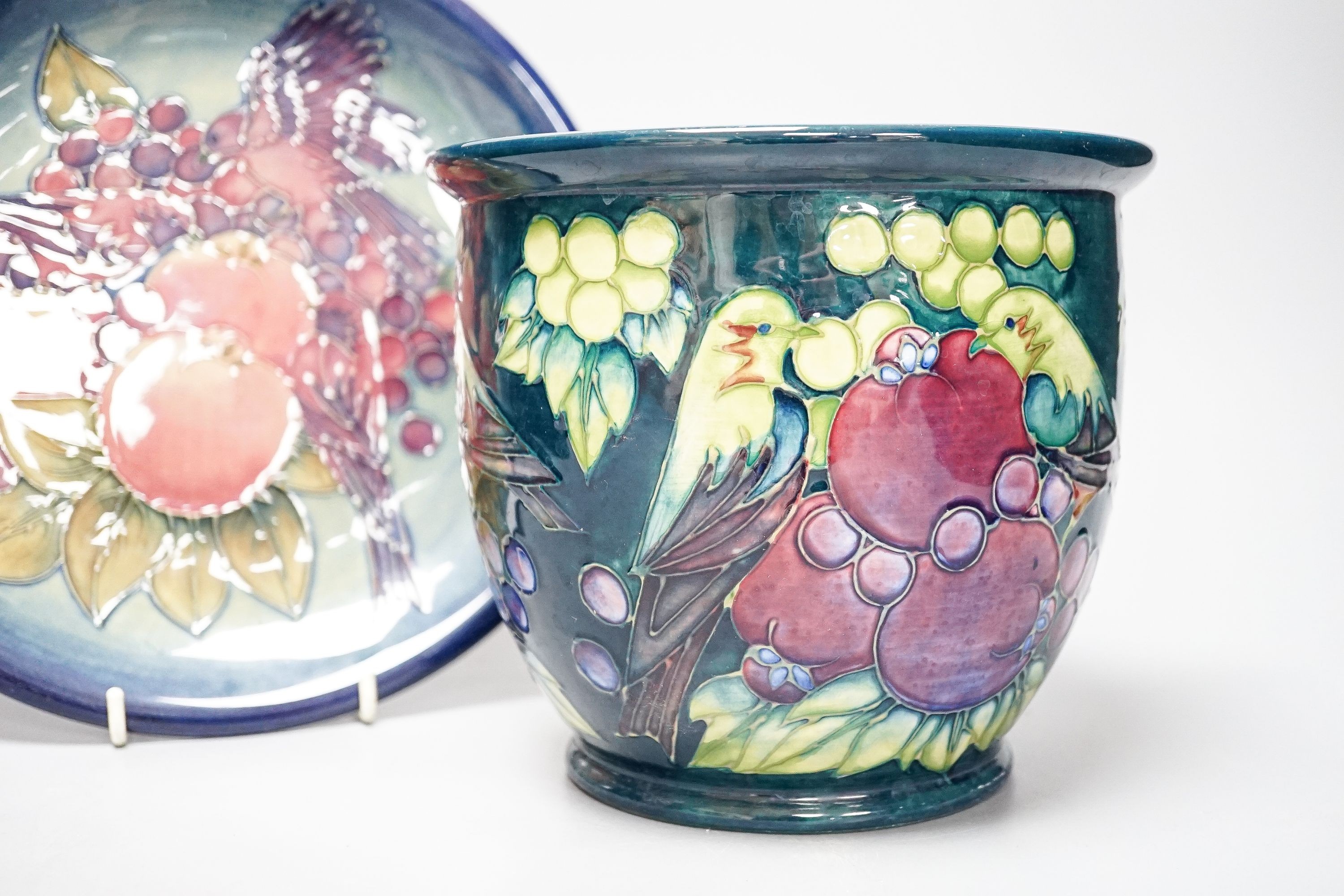 A Moorcroft Finches pattern jardiniere, 16cm high, and a similar Moorcroft dish, circa 1990's - Image 5 of 7
