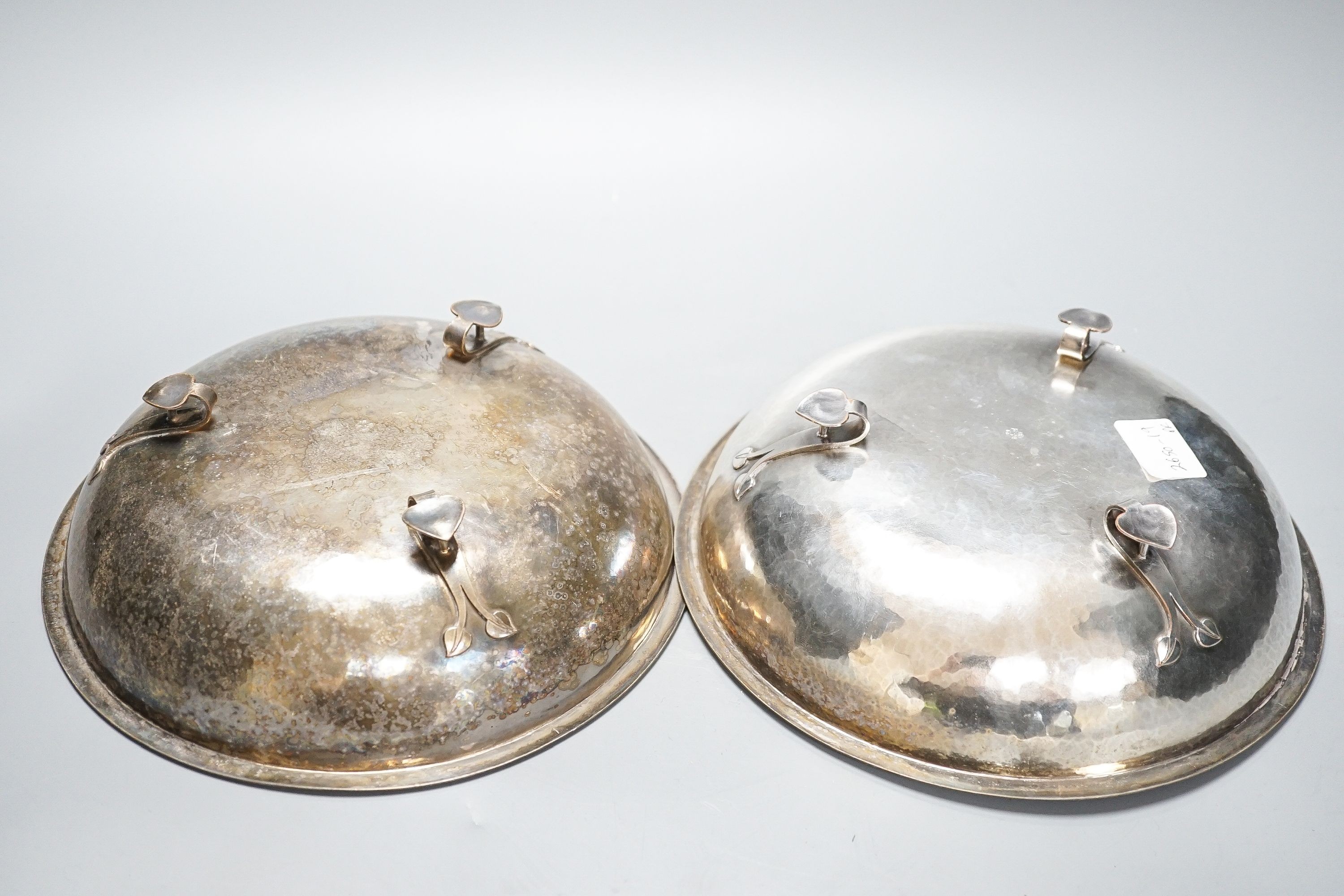 A pair of Keswick School of Industrial Arts silver plated bowls, on stylised spade feet, 23cm - Image 3 of 4