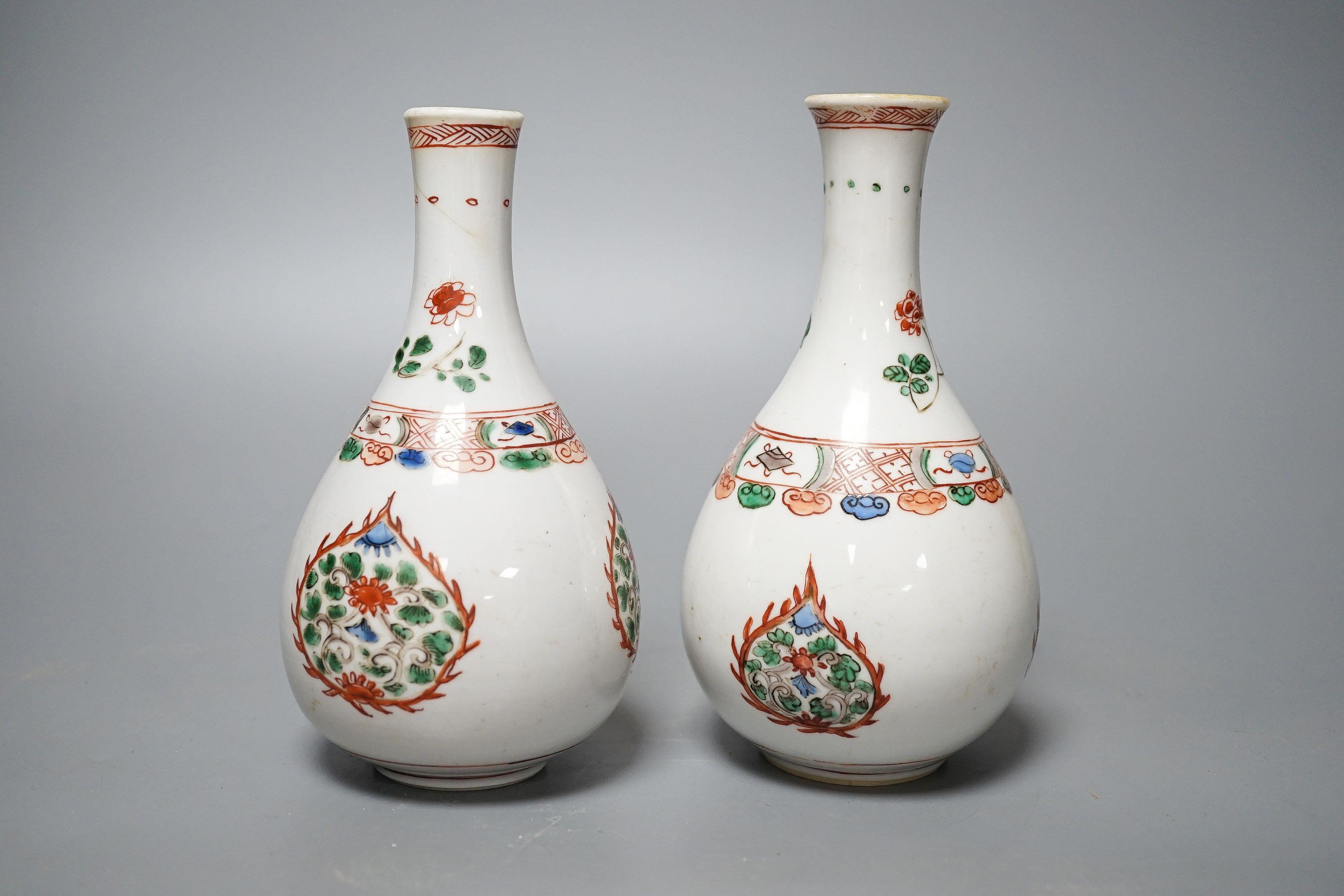 Two Chinese famille verte bottle vases, Kangxi period. 17cm - Image 4 of 5