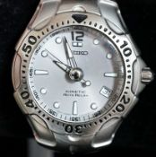 A gentleman's stainless steel Seiko Kinetic Auto Relay wrist watch, case diameter approx. 38mm, no