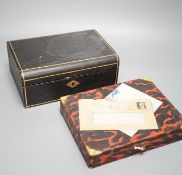 A trompe l’oeuil painted box, 22cm and a Morocco leather jewellery box (2)