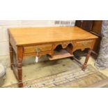 A Victorian dressing table, width 122cm, depth 50cm, height 76cm