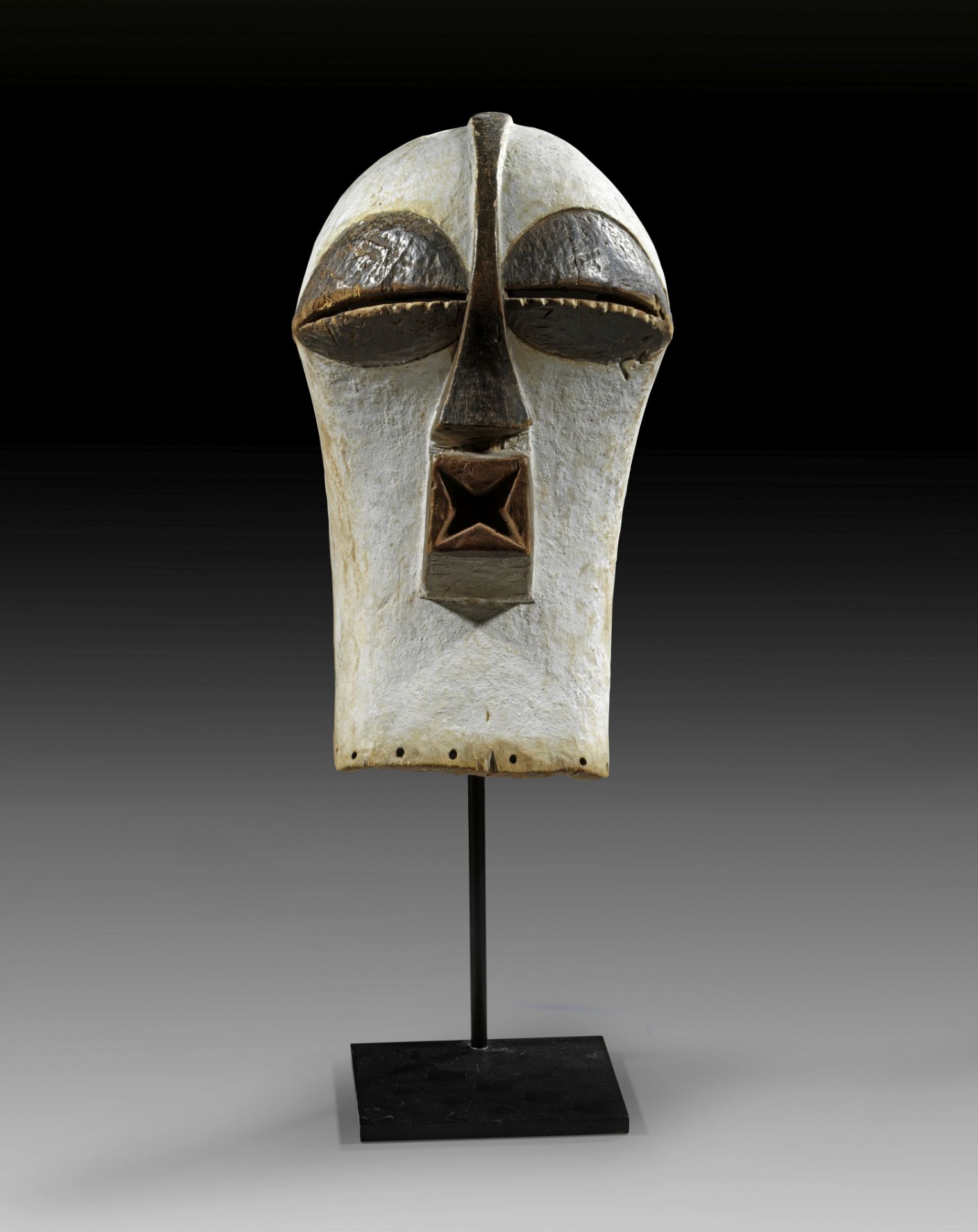 Songe kifwebe mask with classic expression.
