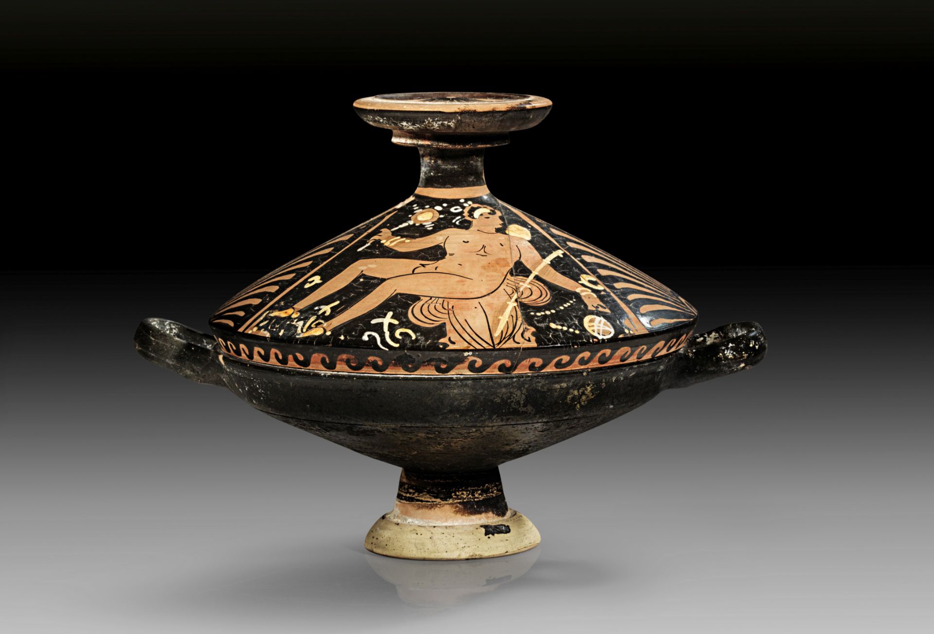Apulian red-figure lekanis from a Late Follower of the Baltimore Painter.