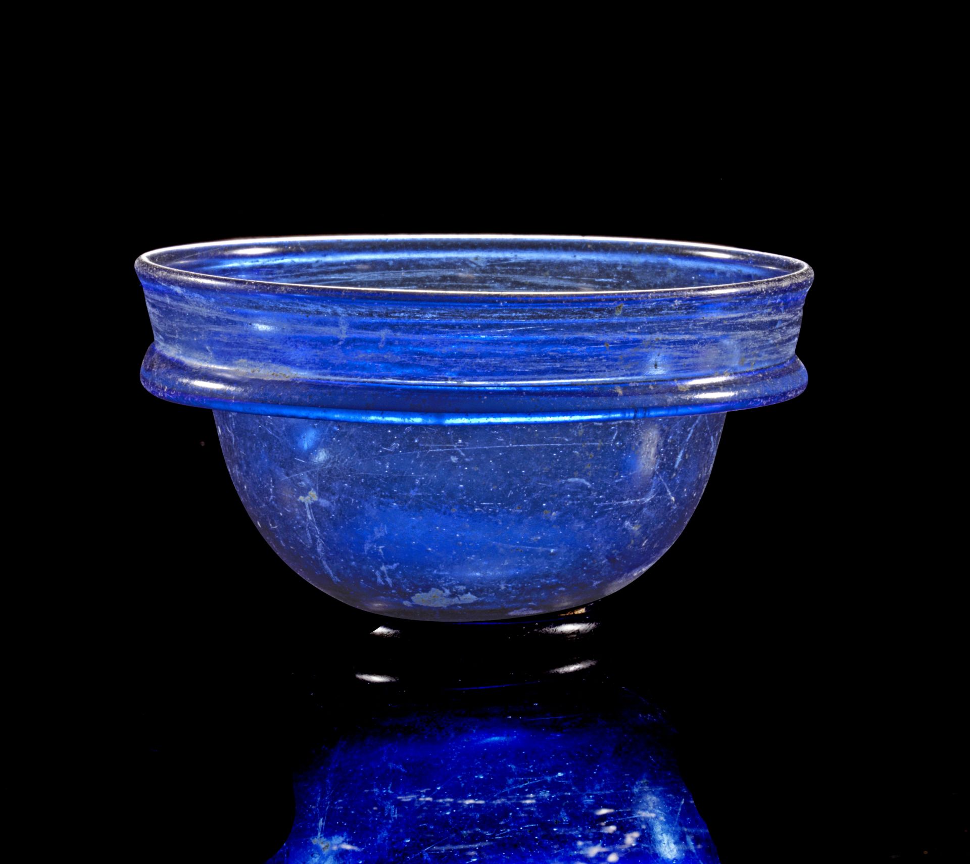 Blue patella cup.