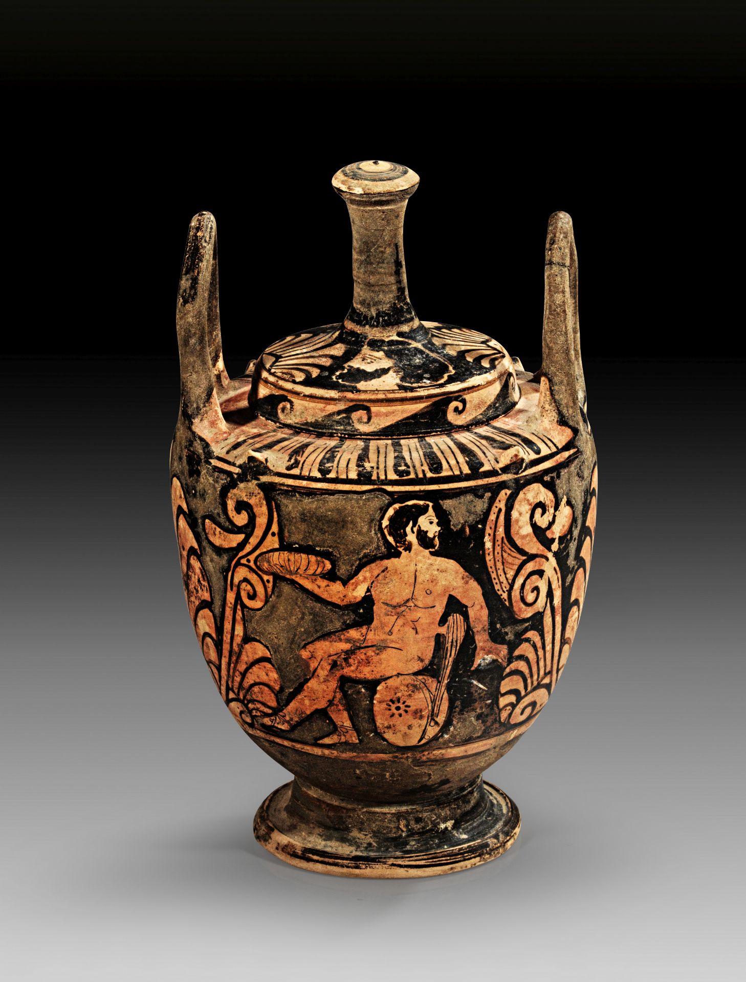 Campanian red-figure lebes gamikos, Manner of the Cassandra Painter.
