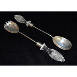 A PAIR OF SILVER SALAD SERVERS Condition Report : overall good no obvious damage or repair to