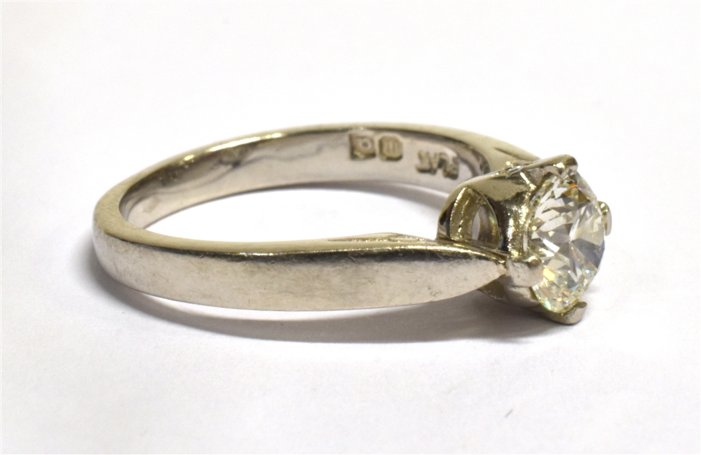 A 1 CARAT DIAMOND SOLITAIRE PLATINUM RING The round brilliant cut diamond weighing 1.01 carats, - Image 3 of 4