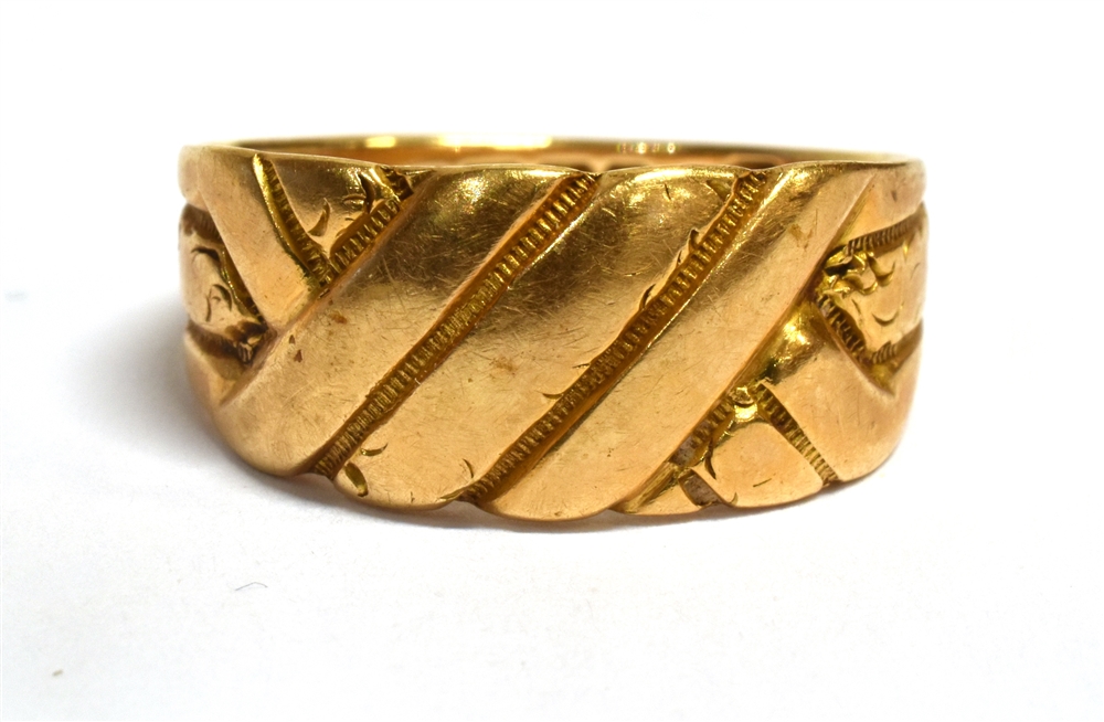 A VICTORIAN 18CT GOLD SIGNET RING the 18ct gold band with diagonal patterned front hallmarked