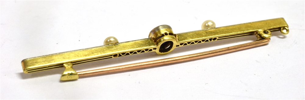 AN EDWARDIAN 15CT GOLD SAPPHIRE AND SEED PEARL BAR BROOCH small oval sapphire to centre 5mm x 4mm, a - Image 2 of 2