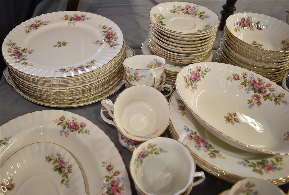 AN EXTENSIVE COLLECTION OF ROYAL ALBERT 'MOSS ROSE' TEA AND DINNERWARES including twelve plates, - Image 3 of 4