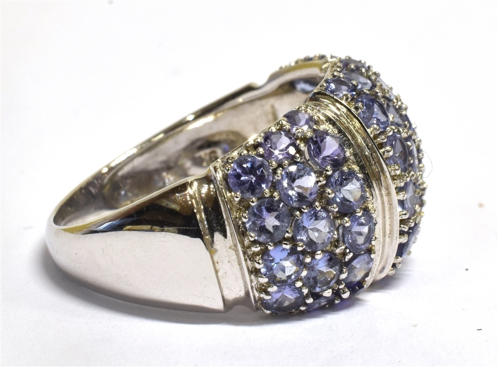 A 9ct WHITE GOLD TANZANITE SET DRESS RING Size Q approx 4.6 grams - Image 3 of 3