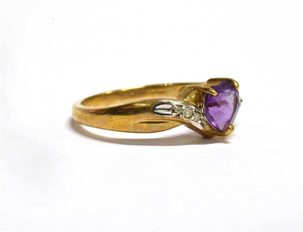 A HEART SHAPED AMETHYST SET 9CT GOLD RING with diamond set twist shoulders, size O, gross weight - Image 2 of 4