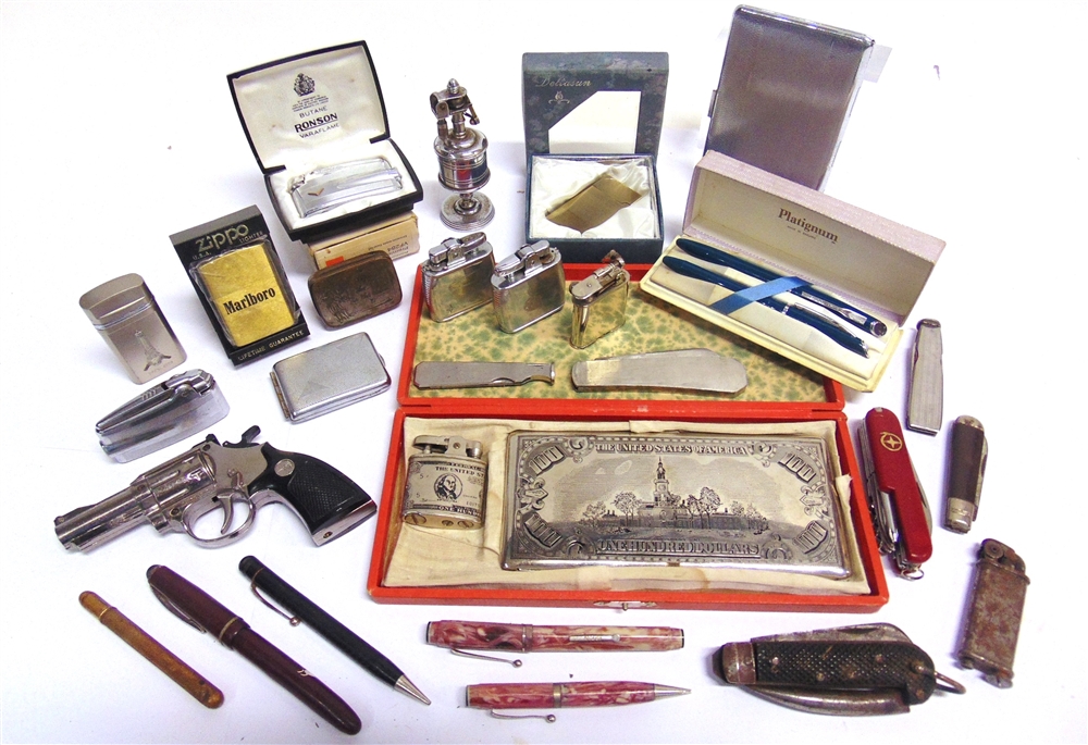 ASSORTED COLLECTABLES comprising a cigarette lighter and cigarette case set, each with U.S. dollar