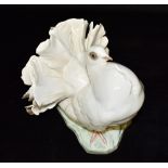 A ROSENTHAL PORCELAIN MODEL OF A DOVE model 1589, designed by Fritz Heidenreich, 14cm high Condition