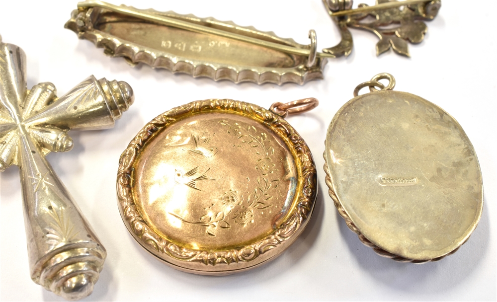 A SMALL COLLECTION OF LATE VICTORIAN JEWELLERY comprising a 9ct gold back and front circular - Image 2 of 2