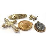 A SMALL COLLECTION OF LATE VICTORIAN JEWELLERY comprising a 9ct gold back and front circular