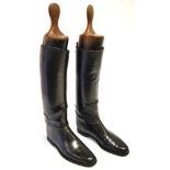 A PAIR OF BLACK LEATHER DUTTON & THOROWGOOD RIDING BOOTS with trees, size 7.5/8