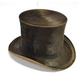 A BLACK SILK TOP HAT internal measurements 20.5cm x 17cm