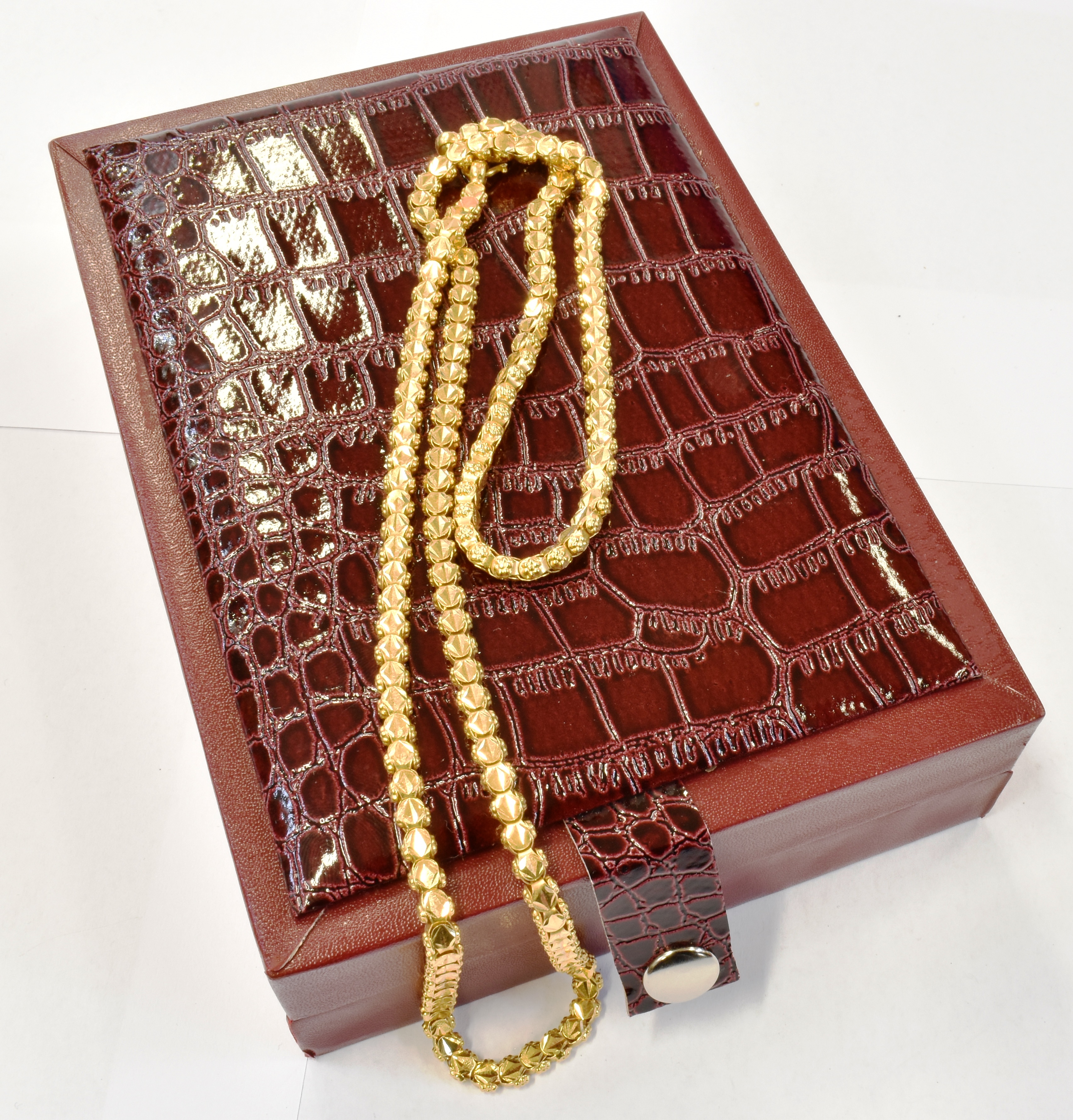 AN ARABIAN GOLD FANCY LINK NECKLACE with shepherd hook clasp, stamped 22KT, complete with box, - Image 2 of 2