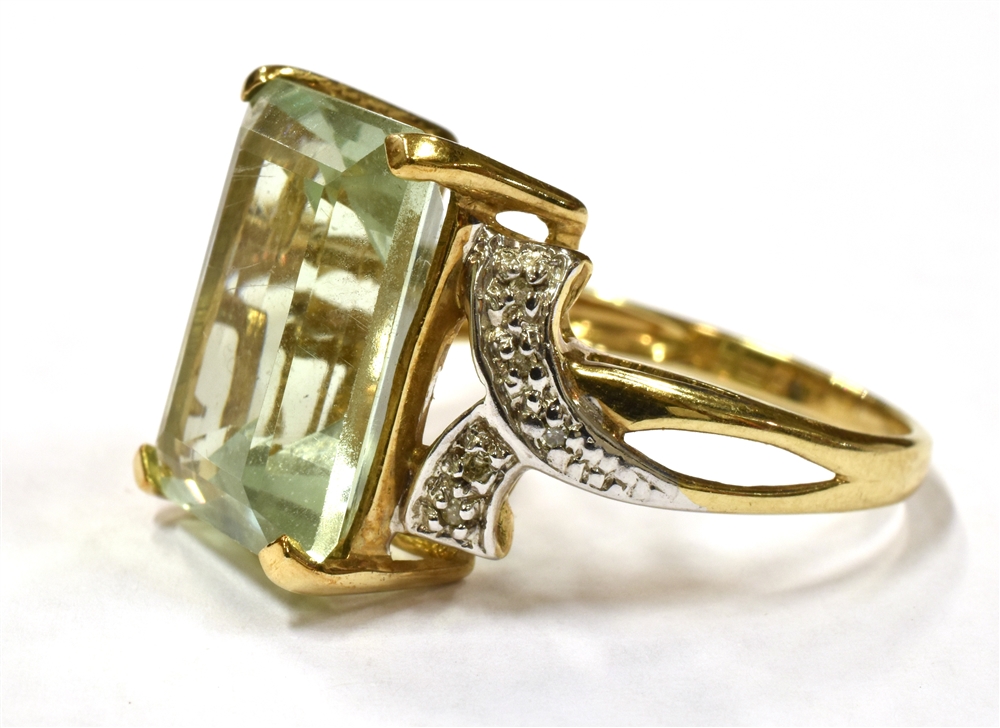 A 9CT GOLD AQUAMARINE COCKTAIL RING the step cut aquamarine measuring approx. 1.4cm by 1cm, with - Image 3 of 4