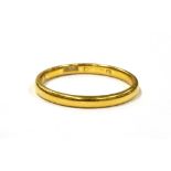 A 22CT GOLD BAND RING hallmarked for Birmingham 1909, ring size N, weight approx. 2.6grams