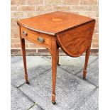 AN EDWARDIAN MAHOGANY DROP END OCCASIONAL TABLE having an inlaid decoration to the the centre and