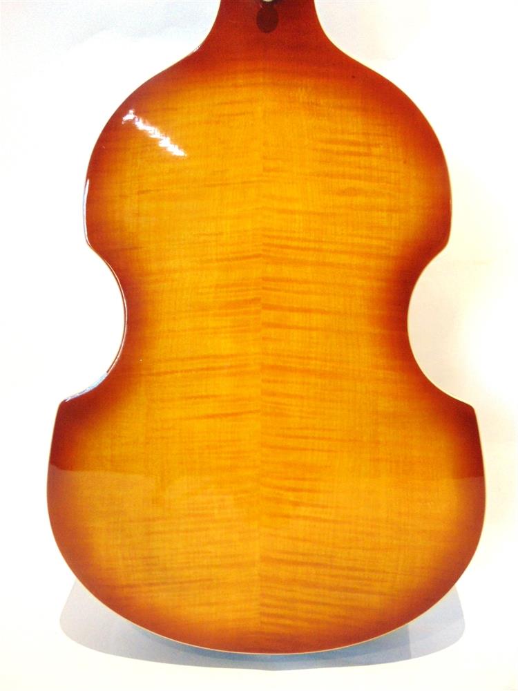 A HOFNER 'VIOLIN' RIGHT-HAND UNBRANDED COPY ELECTRIC BASS GUITAR with a hollow body, 109cm high. - Image 3 of 3