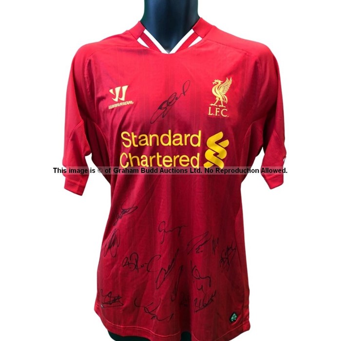 Steven Gerrard and first team signed red Liverpool FC replica home jersey season 2013-14 short-