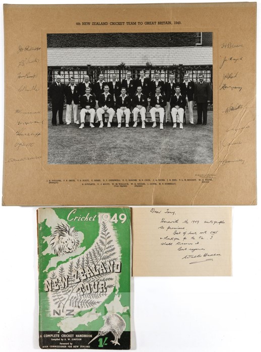 Cricket, 1949 New Zealand v England fully signed b & w presentation team photograph, signed by