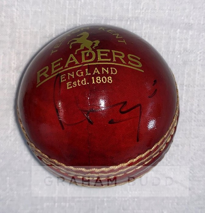 Pakistan cricket legends signed cricket balls, comprising three balls, each with a single - Image 4 of 4