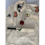 Australia cricketer Ricky Ponting signed memorabilia, comprising: signed Australian Test match