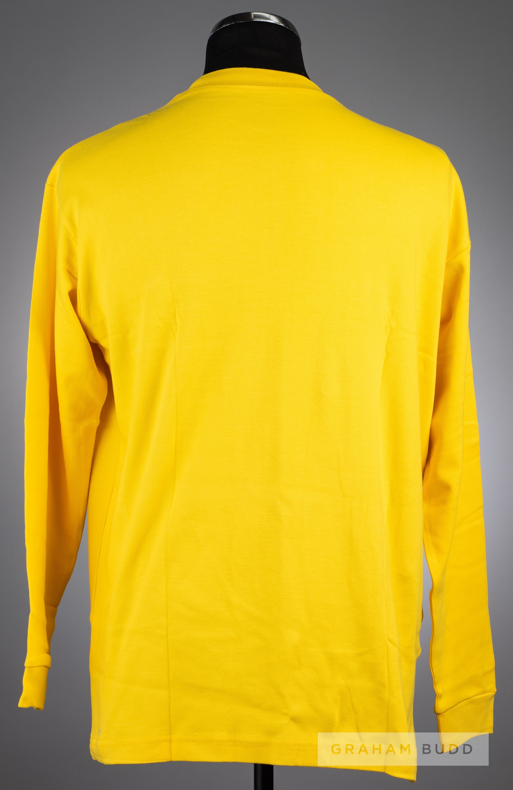 Gordon Banks signed yellow England retro goalkeepers jersey, long-sleeved, with attached England - Image 2 of 2