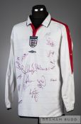 Squad signed white England home replica jersey season 2003-04, long-sleeved, bearing gold star on