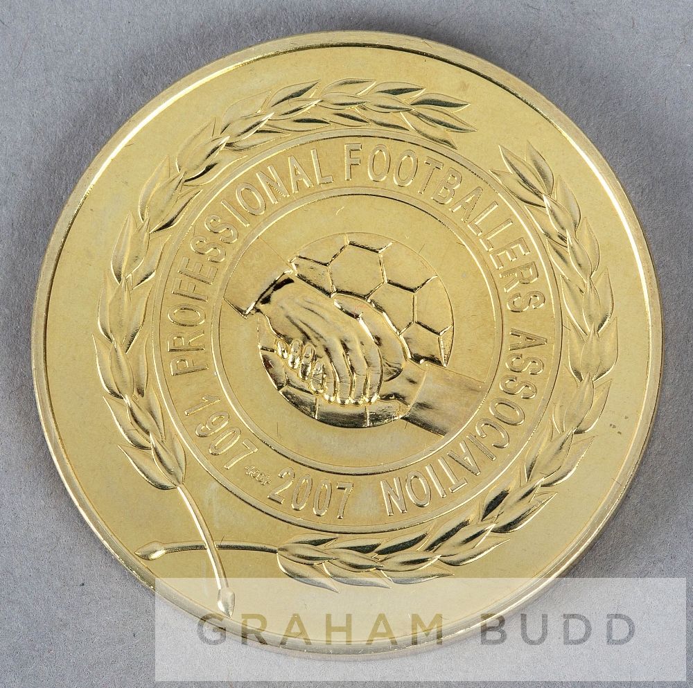 Professional Footballers' Association Centenary medal 1907-2007, obverse with clasped hands and a