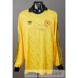 Gerry Peyton signed yellow Republic of Ireland no.16 substitute's goalkeeper's jersey, circa 1991,