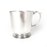A small George V silver mug, early 20th century