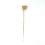 High carat gold Chinese hair pin, 18th/19th century.