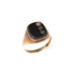 9 ct yellow gold signet ring.