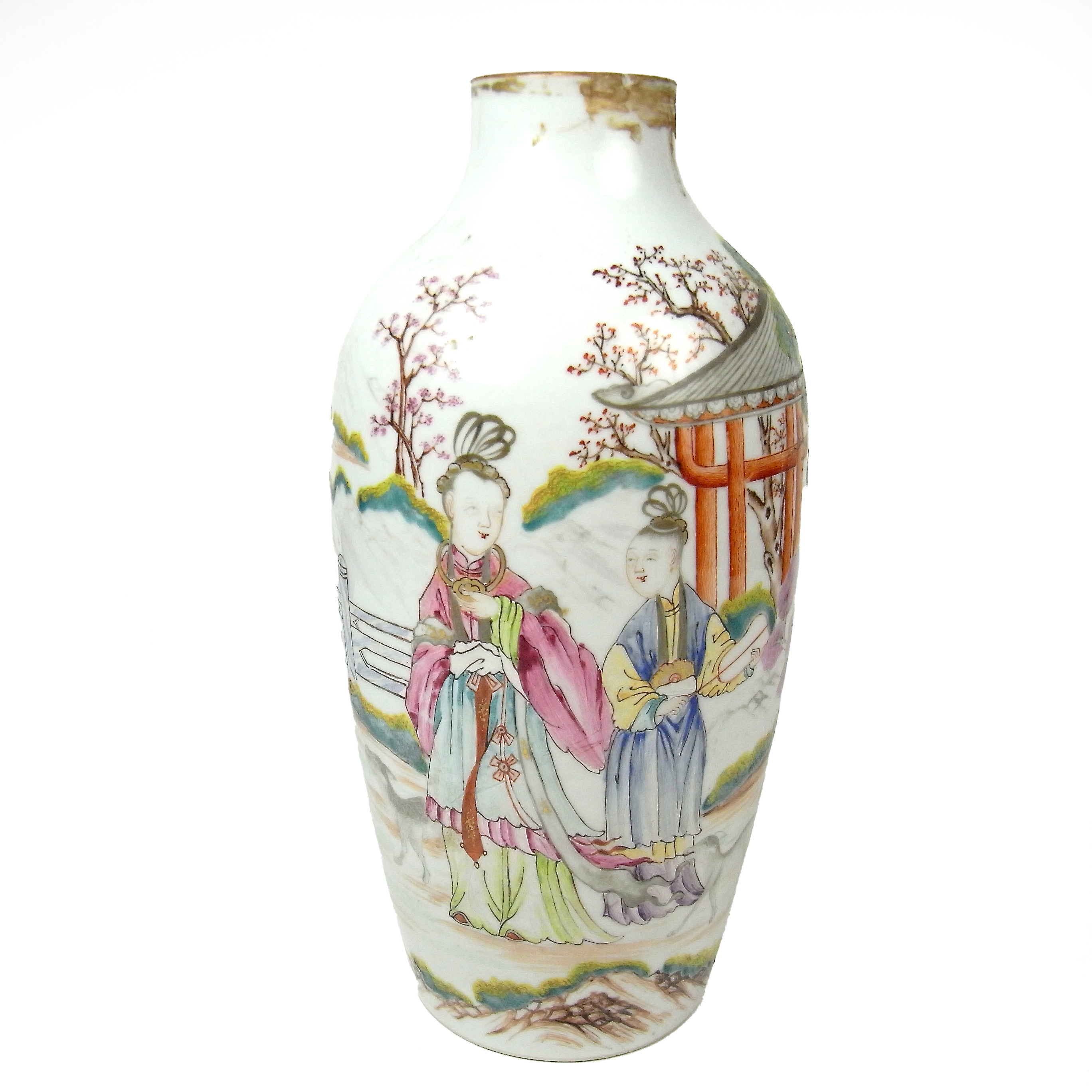 A Chinese enamelled porcelain vase, 18th century