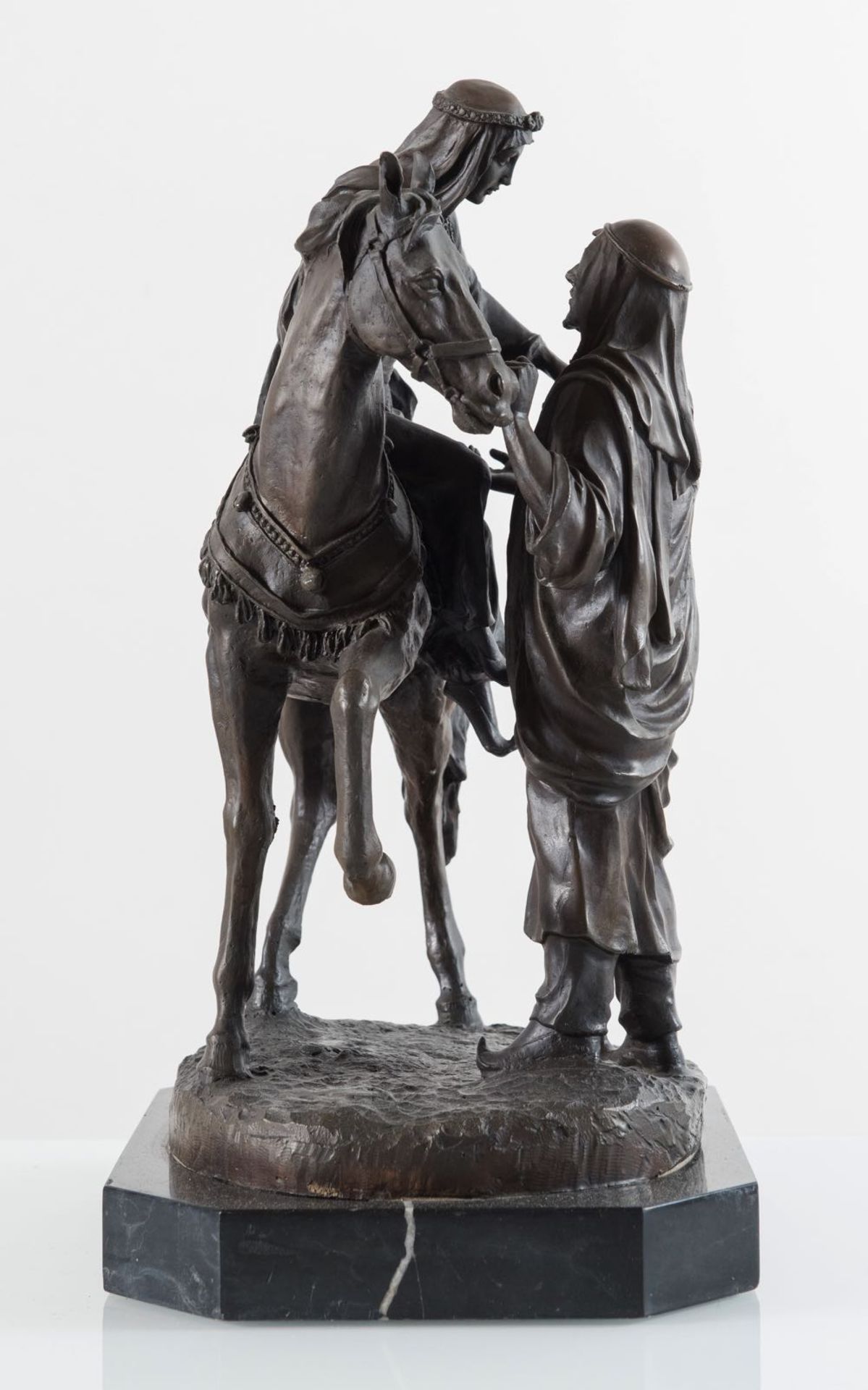 Scultura in bronzo “Due arabi a cavallo”, XIX-XX secolo. - Image 3 of 6