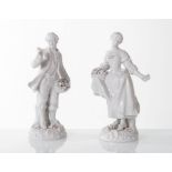 Manifattura Europea del XX secolo, Coppia di figure in porcellana bianca.