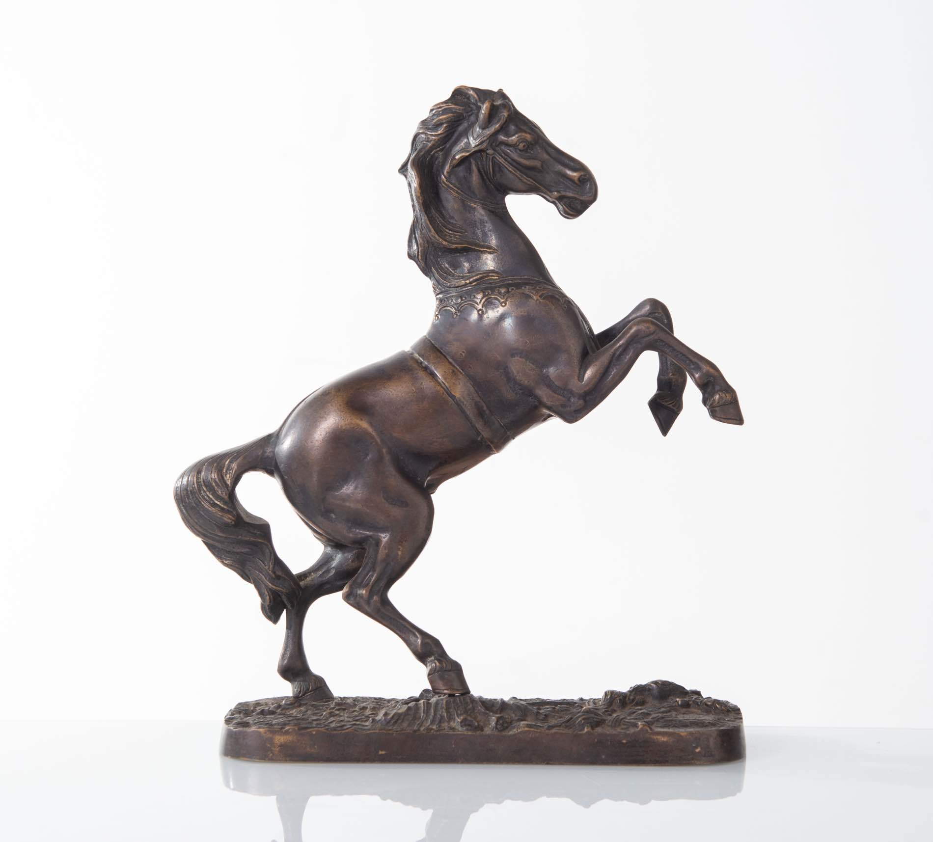 Artista italiano del XX secolo, Scultura raffigurante “Cavallo rampante” in bronzo a patina