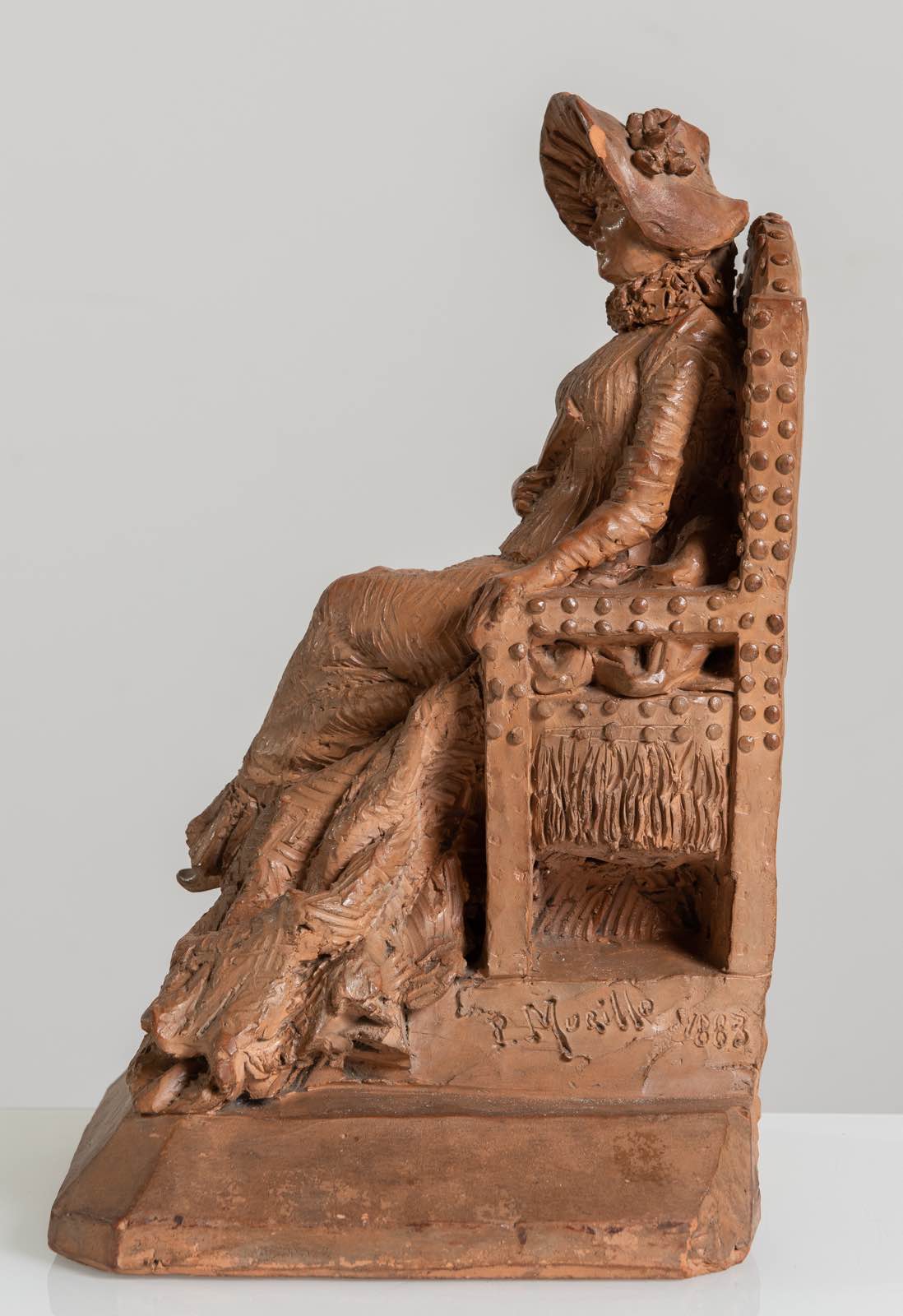 Scultura in terracotta raffigurante “Nobildonna seduta”, 1883. - Bild 2 aus 5