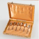 Argenteria Italiana del XX secolo, Sei cucchiaini in argento entro custodia originale.