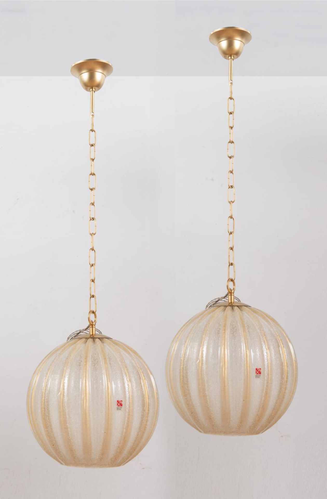 Barovier & Toso, Coppia di sospensioni in vetro di murano e oro, Anni ‘70.