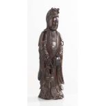 Statua in legno raffigurante “Kuan-Yin”, Cina - XIX secolo.