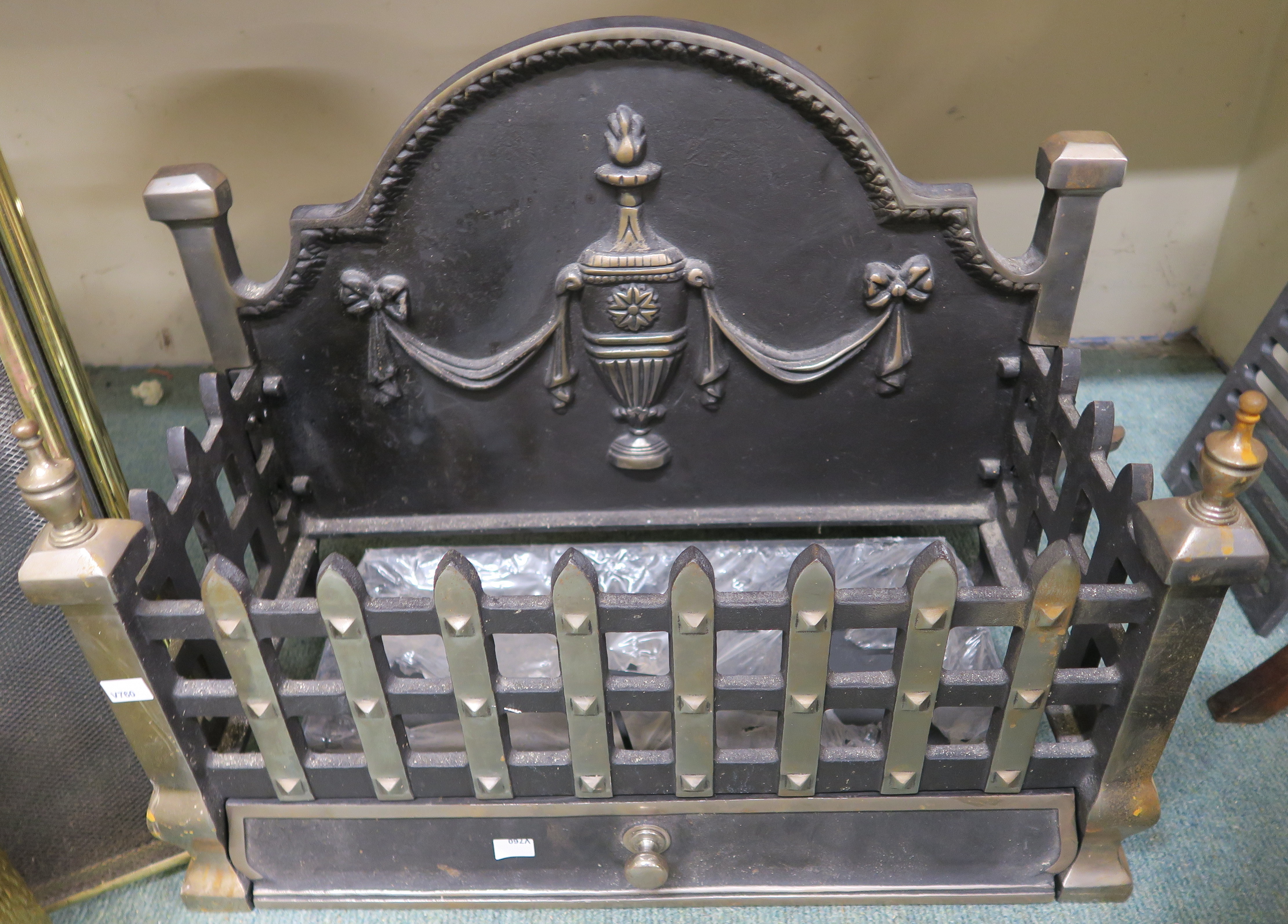 A cast iron open fire, firegrate, coal box, firescreen etc Condition Report: Available upon request - Image 2 of 2